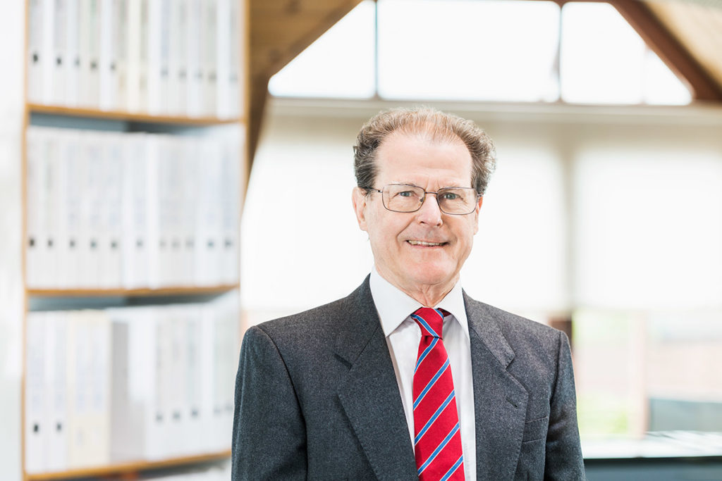 Portrait Professor Dr. sc. techn. Steffen Huth